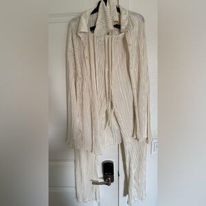 SHEIN Cream Pleated Two-Piece Set